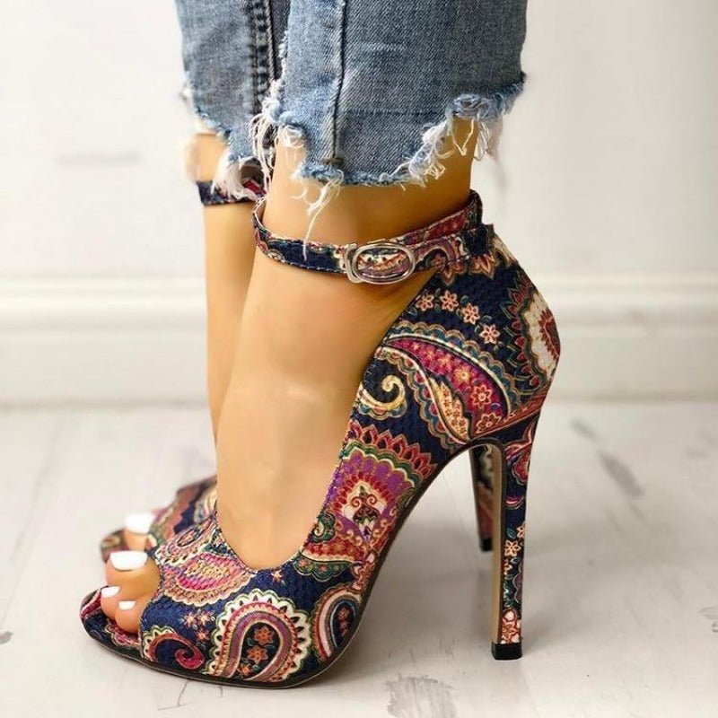 Graceful Orthopedic Sandals for Modern Look
