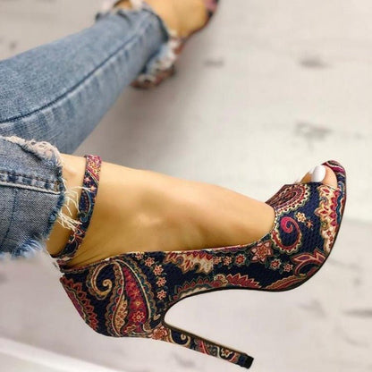 Graceful Orthopedic Sandals for Modern Look