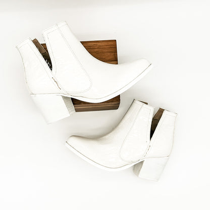 Chic Orthopedic Boots with Unique Design