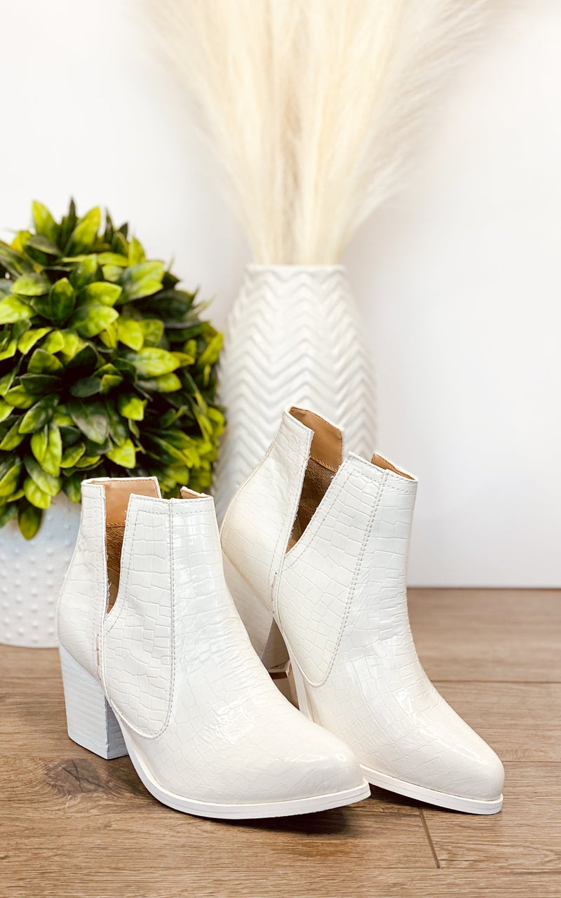 Chic Orthopedic Boots with Unique Design