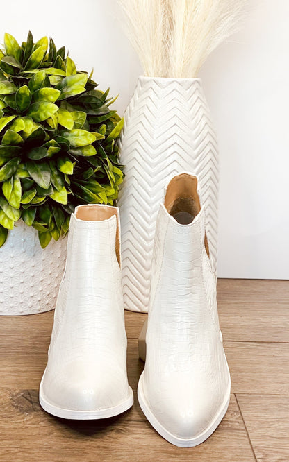 Chic Orthopedic Boots with Unique Design