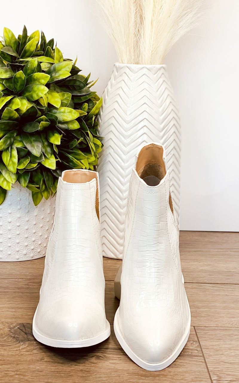 Chic Orthopedic Boots with Unique Design